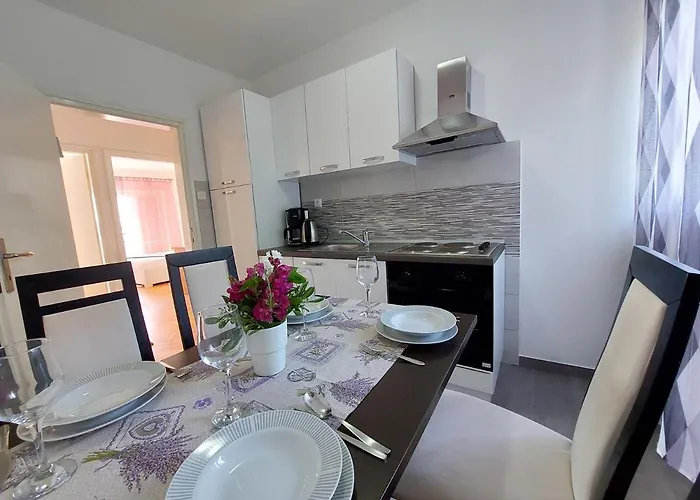 Daniela * Crikvenica