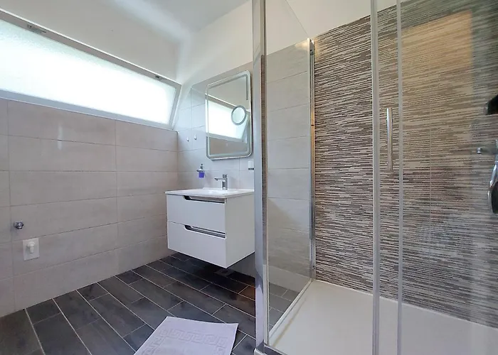 Daniela * Цриквеница